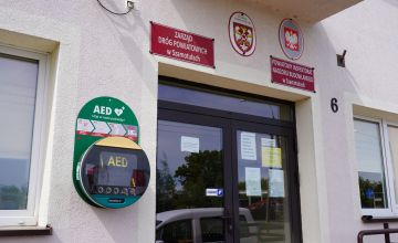 Bezpieczniej w Szamotułach - nowe defibrylatory w jednostkach powiatowych